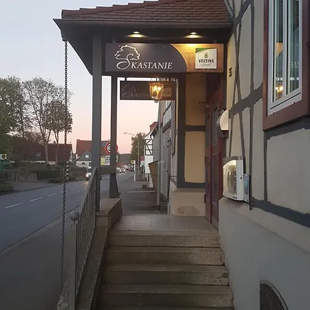 Esskastanie - Und Restaurant ホテル